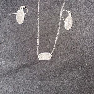 Kendra Scott necklace/ earrings
